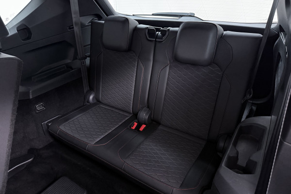 Seat Tarraco 1.5 TSI FR Business Intense 7p. (PANORAMADAK, TREKHAAK WEGKLAPBAAR, STOEL-/STUURVERWARMING, 360 CAMERA, MEMORY SEATS)