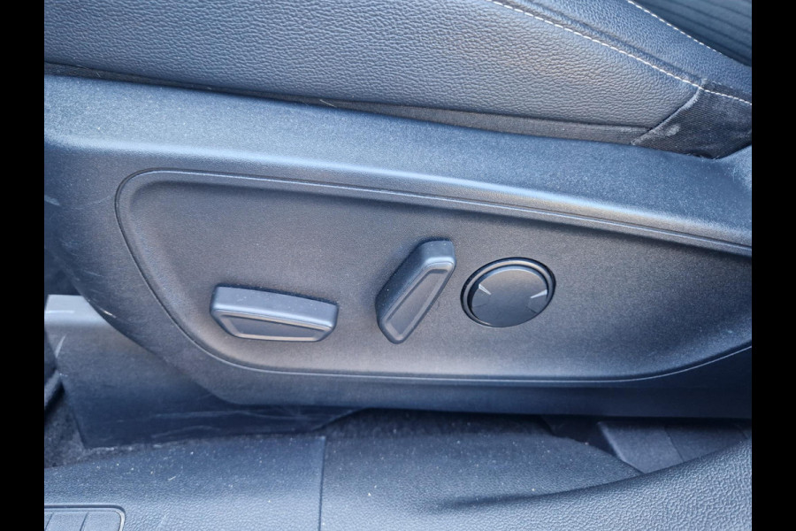 Ford Kuga 2.5 PHEV Titanium X | Wegklapbare trekhaak | Winter Pack | Camera