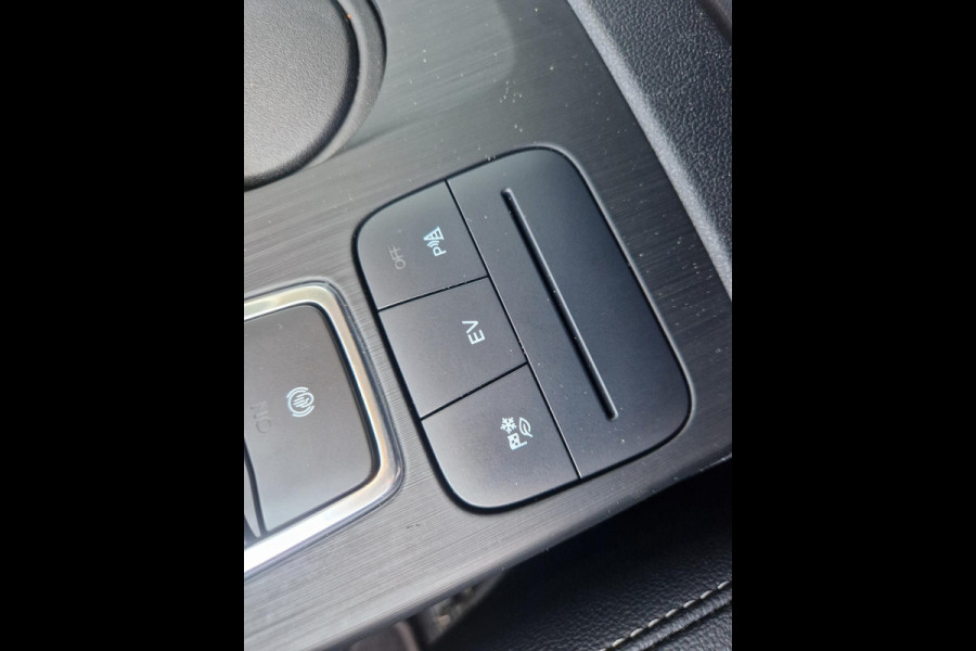 Ford Kuga 2.5 PHEV Titanium X | Wegklapbare trekhaak | Winter Pack | Camera