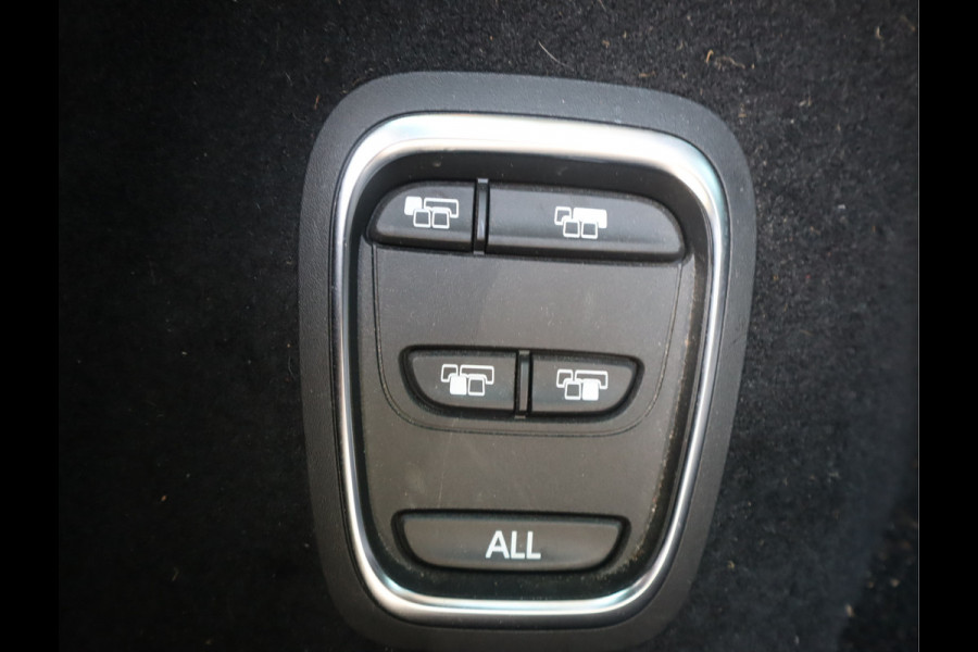 Renault Grand Scénic 1.3 TCe Bose 7p. Navi / Pano / Automaat / Camera / Pdc / Blis / Massage / 7 Zitplaatsen / Volledig onderhouden