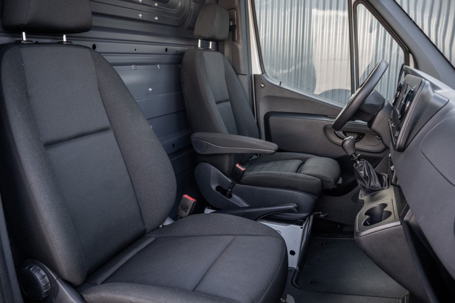 Mercedes-Benz Sprinter 311 CDI RWD L2H2 | Volledig Ingericht | Mbux | Camera | Carplay | Climatronic