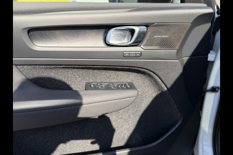 Volvo C40 Twin Motor Performance Ultra 82 kWh VAN: 32.900,- VOOR: 30.877,- UW WKVOORDEEL: 2.023,-| SOH 93% | 360 CAMERA| ELEK. STOELEN| HARMAN KARDON| BOMVOL