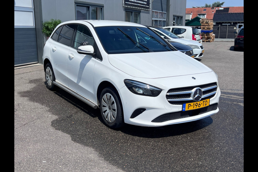 Mercedes-Benz B-Klasse 200d / AUTOMAAT / CAMERA / NAP / LEER / XENON / TELEFOON / 1e EIGENAAR
