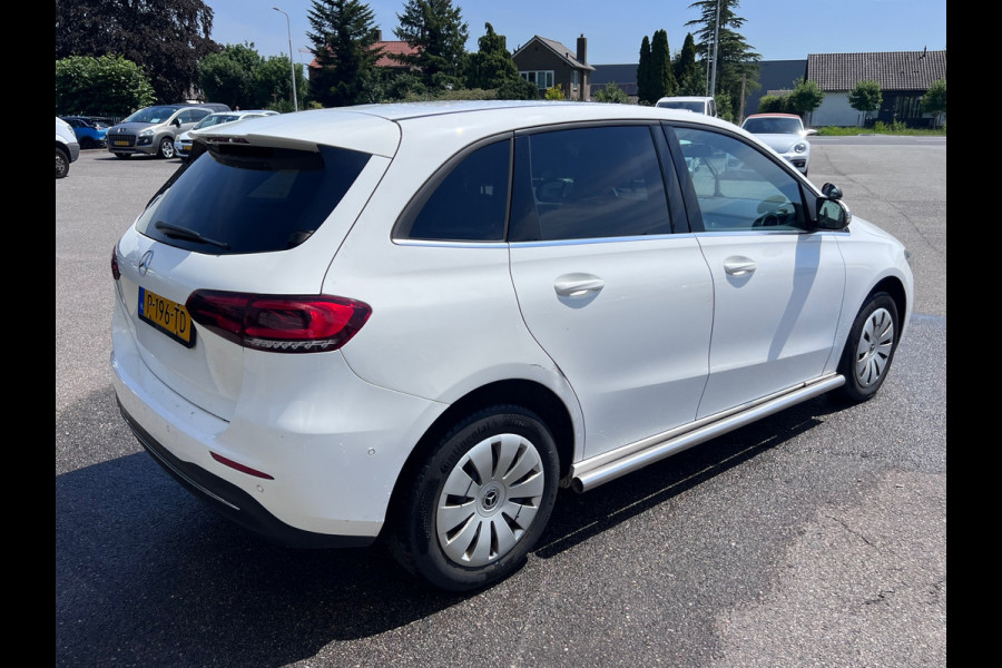 Mercedes-Benz B-Klasse 200d / AUTOMAAT / CAMERA / NAP / LEER / XENON / TELEFOON / 1e EIGENAAR