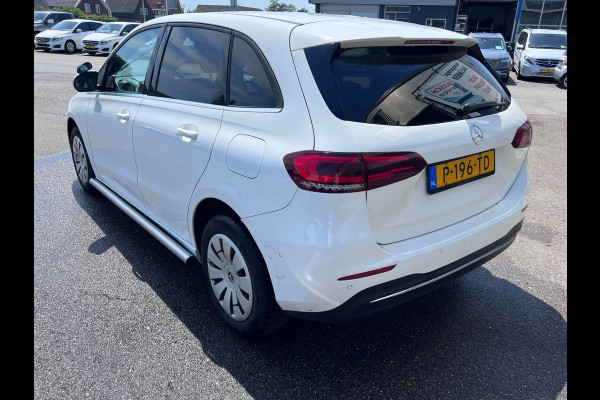 Mercedes-Benz B-Klasse 200d / AUTOMAAT / CAMERA / NAP / LEER / XENON / TELEFOON / 1e EIGENAAR