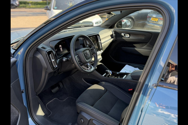 Volvo XC40 Recharge Core 70 kWh SOH: 96% VAN: 32.900,- VOOR: 30.877,- UW WKVOORDEEL: 2.023,- | DEALER ONDERHOUDEN | RIJKLAARPRIJS incl. 12mnd BOVAG