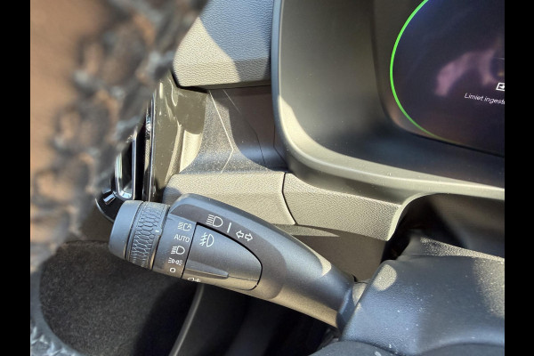 Volvo XC40 Recharge Core 70 kWh SOH: 96% VAN: 32.900,- VOOR: 30.877,- UW WKVOORDEEL: 2.023,- | DEALER ONDERHOUDEN | RIJKLAARPRIJS incl. 12mnd BOVAG