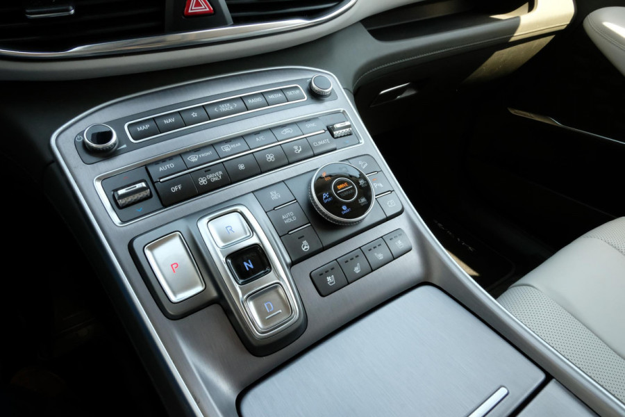Hyundai Santa Fe 1.6 T-GDI PHEV Premium Plus Sky 265pk | Trekhaak | Schuif-Kantel dak | Krell Audio | 360°C Camera