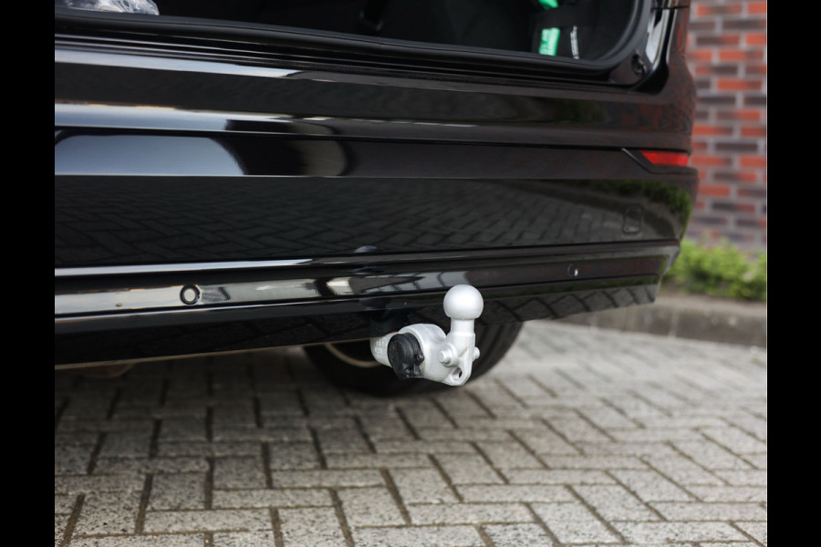 Volvo XC90 T8 AWD Plus Dark | Pano - Trekhaak - Bowers&Wilkins