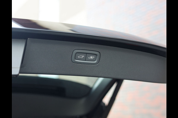 Volvo XC90 T8 AWD Plus Dark | Pano - Trekhaak - Bowers&Wilkins