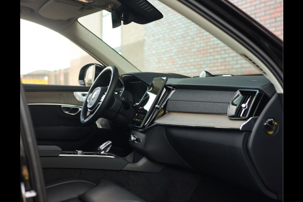 Volvo XC90 T8 AWD Plus Dark | Pano - Trekhaak - Bowers&Wilkins