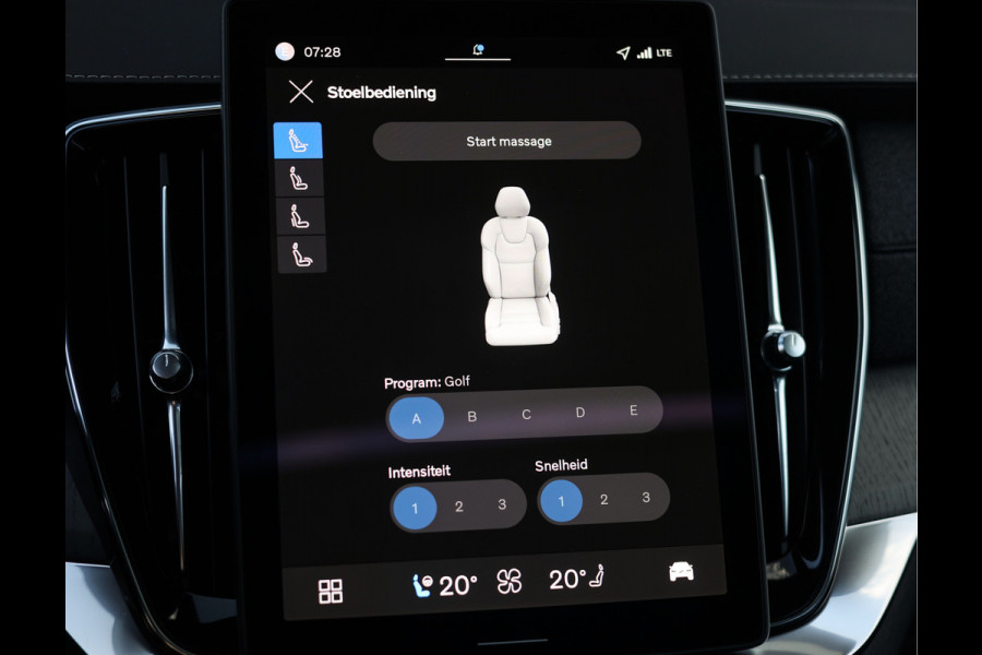 Volvo XC90 T8 AWD Plus Dark | Pano - Trekhaak - Bowers&Wilkins