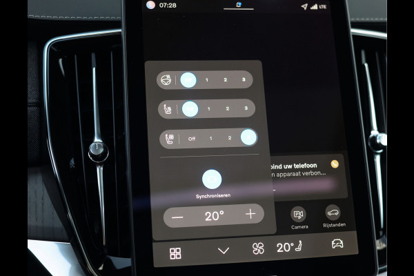 Volvo XC90 T8 AWD Plus Dark | Pano - Trekhaak - Bowers&Wilkins