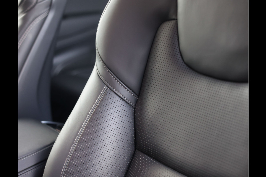 Volvo XC90 T8 AWD Plus Dark | Pano - Trekhaak - Bowers&Wilkins