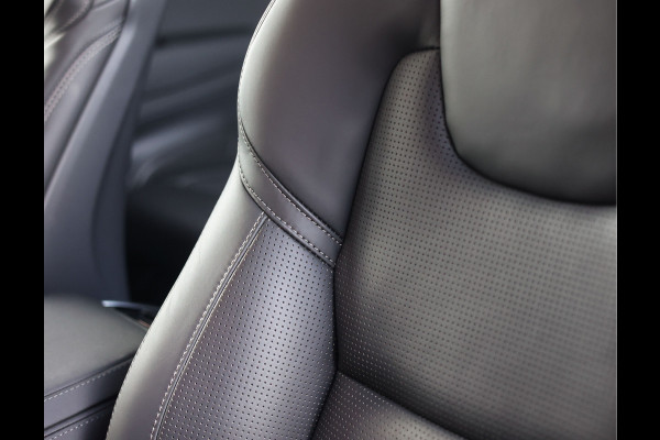 Volvo XC90 T8 AWD Plus Dark | Pano - Trekhaak - Bowers&Wilkins