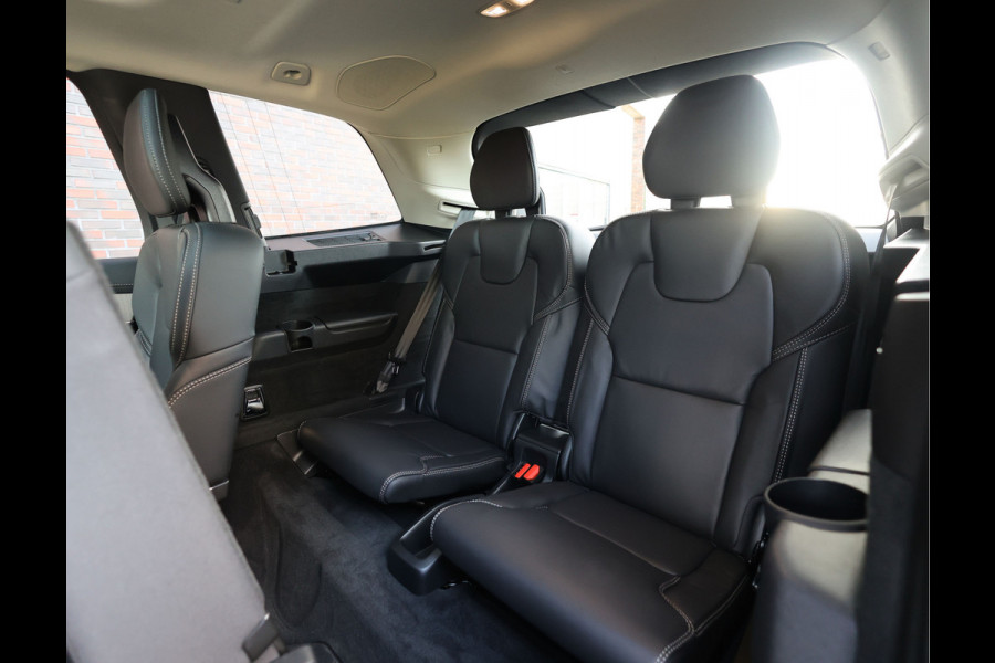 Volvo XC90 T8 AWD Plus Dark | Pano - Trekhaak - Bowers&Wilkins