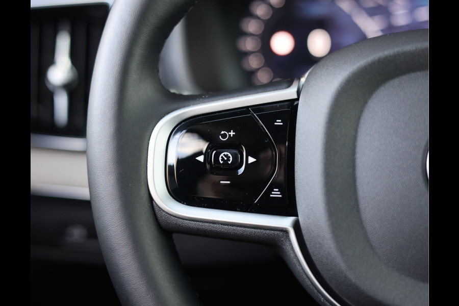 Volvo XC90 T8 AWD Plus Dark | Pano - Trekhaak - Bowers&Wilkins