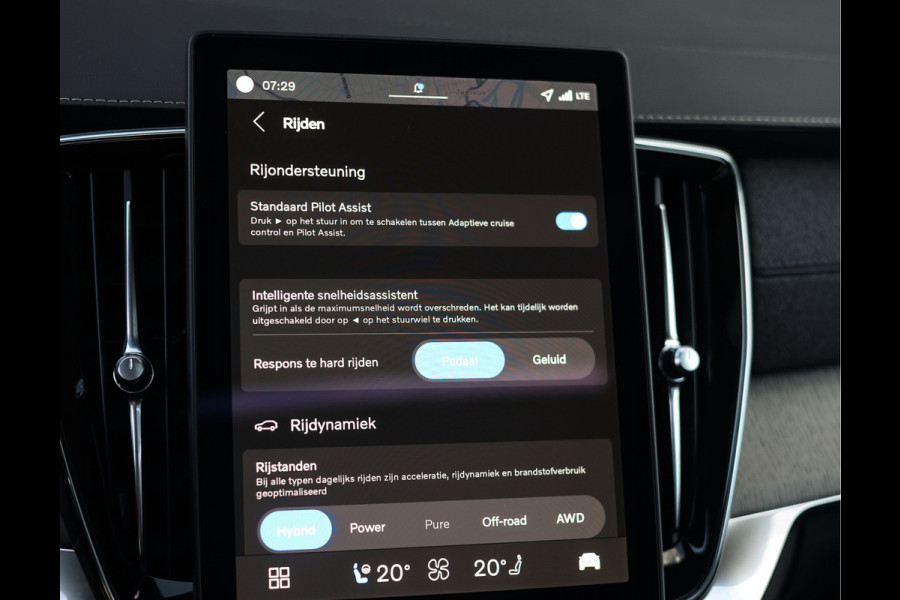 Volvo XC90 T8 AWD Plus Dark | Pano - Trekhaak - Bowers&Wilkins