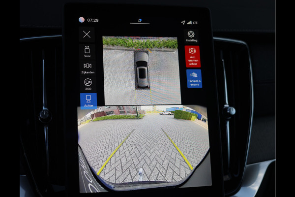 Volvo XC90 T8 AWD Plus Dark | Pano - Trekhaak - Bowers&Wilkins