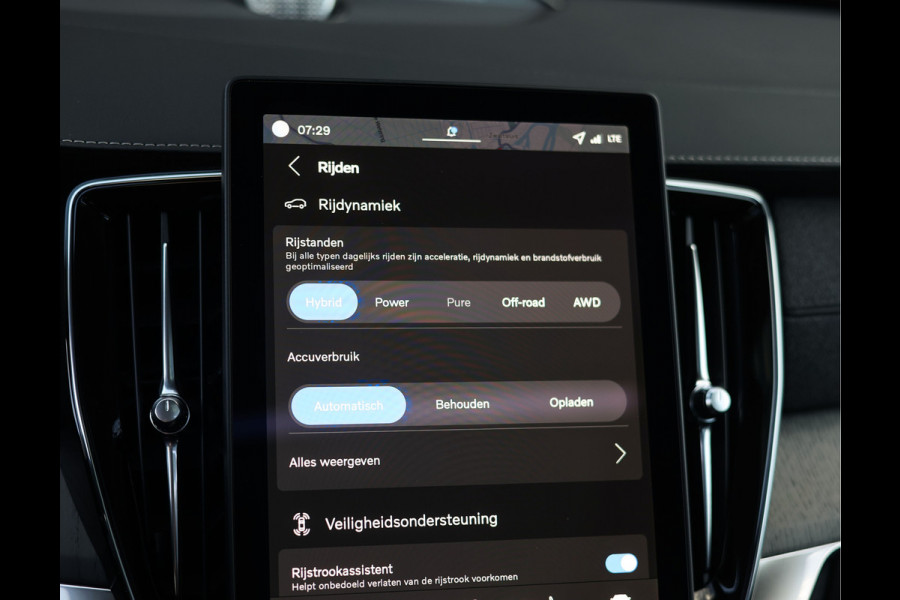 Volvo XC90 T8 AWD Plus Dark | Pano - Trekhaak - Bowers&Wilkins