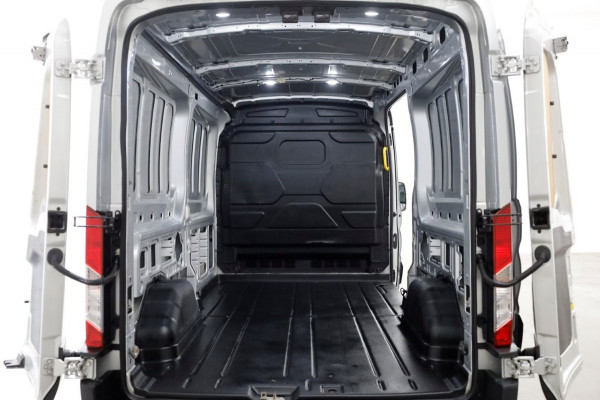 Ford Transit 350 2.0 TDCI 130pk E6 L3H2 Trend Airco/Camera/Trekhaak 2800kg 02-2019