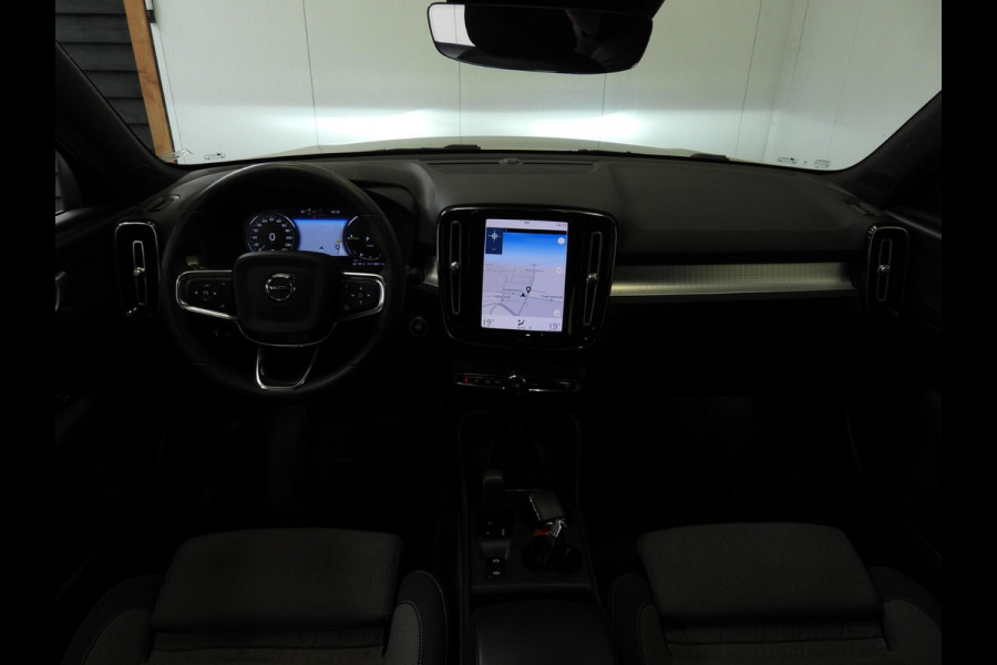 Volvo XC40 1.5 T4 Plug-In Hybrid Core Bright NAVI/CAMERA/LED/18"LMV!