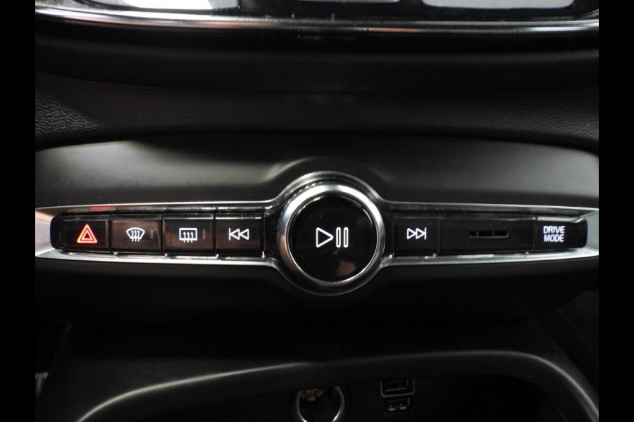 Volvo XC40 1.5 T4 Plug-In Hybrid Core Bright NAVI/CAMERA/LED/18"LMV!