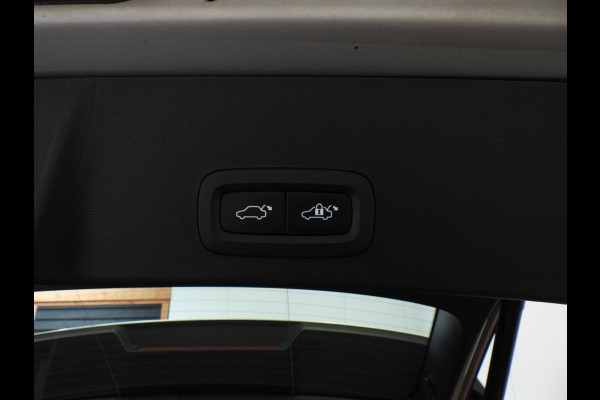 Volvo XC40 1.5 T4 Plug-In Hybrid Core Bright NAVI/CAMERA/LED/18"LMV!