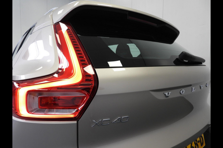 Volvo XC40 1.5 T4 Plug-In Hybrid Core Bright NAVI/CAMERA/LED/18"LMV!