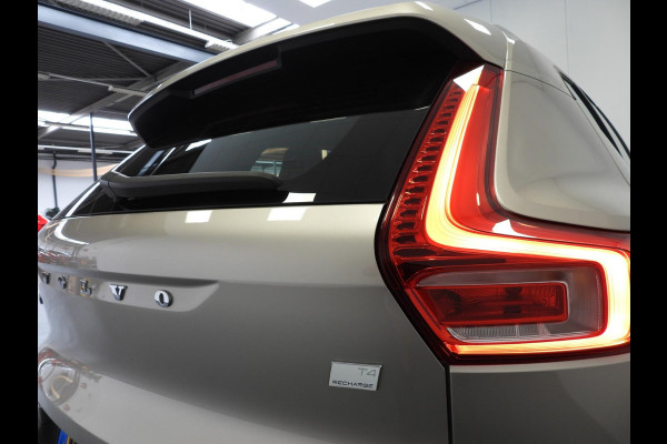 Volvo XC40 1.5 T4 Plug-In Hybrid Core Bright NAVI/CAMERA/LED/18"LMV!