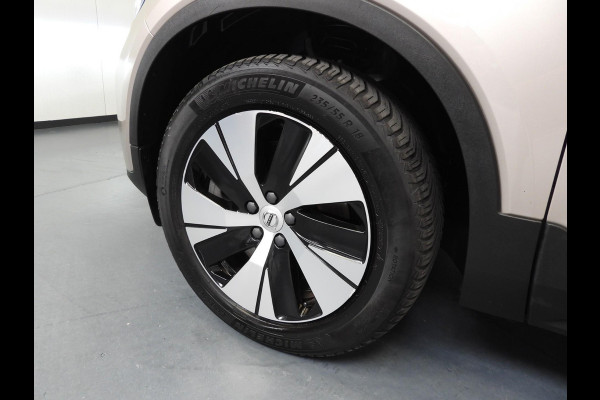 Volvo XC40 1.5 T4 Plug-In Hybrid Core Bright NAVI/CAMERA/LED/18"LMV!