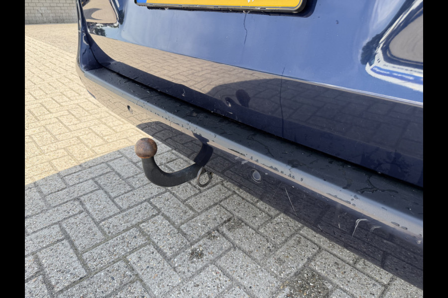 Mercedes-Benz Vito 114 CDI automaat L2H1 DC 5 persoons / euro 6 / bpm vrij / vaste prijs rijklaar € 28.950 ex btw / lease vanaf € 473 / leer / camera / cruise en climate control / navigatie / trekhaak !