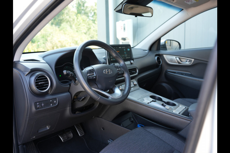 Hyundai Kona EV Comfort 64 kWh | Warmtepomp | Cruise control adaptief | Apple Carplay |