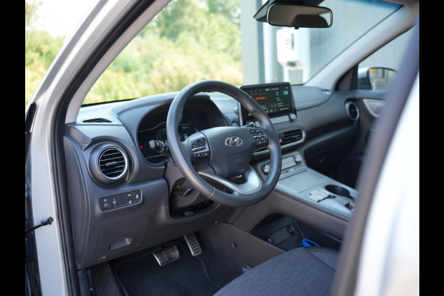 Hyundai Kona EV Comfort 64 kWh | Warmtepomp | Cruise control adaptief | Apple Carplay |