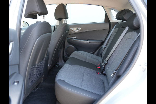 Hyundai Kona EV Comfort 64 kWh | Warmtepomp | Cruise control adaptief | Apple Carplay |