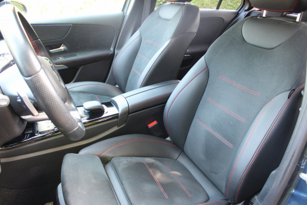Mercedes-Benz A-Klasse 180 AMG Line Panodak Sfeerlicht !!NIEUWBINNEN!!