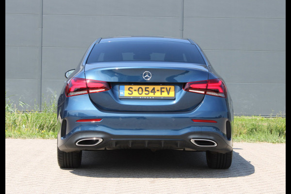 Mercedes-Benz A-Klasse 180 AMG Line Panodak Sfeerlicht !!NIEUWBINNEN!!