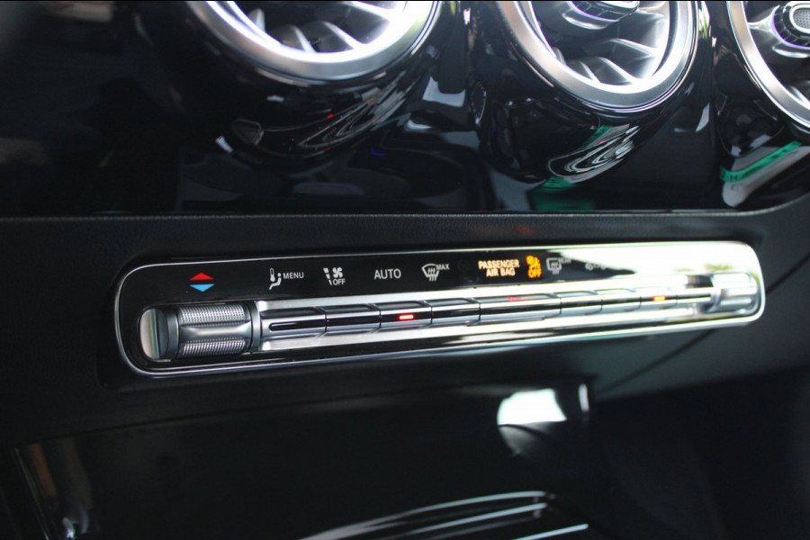 Mercedes-Benz A-Klasse 180 AMG Line Panodak Sfeerlicht !!NIEUWBINNEN!!