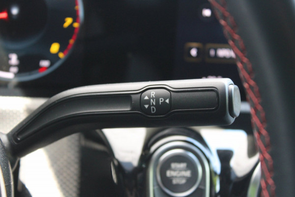 Mercedes-Benz A-Klasse 180 AMG Line Panodak Sfeerlicht !!NIEUWBINNEN!!