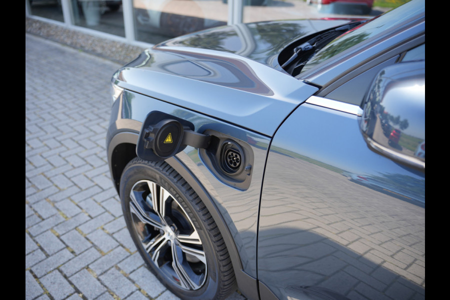 Volvo XC40 1.5 T5 Twin Engine Inscription | Parkeerverwarming | Apple Carplay | Voorstoelen verwarmd |