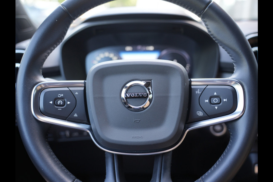 Volvo XC40 1.5 T5 Twin Engine Inscription | Parkeerverwarming | Apple Carplay | Voorstoelen verwarmd |