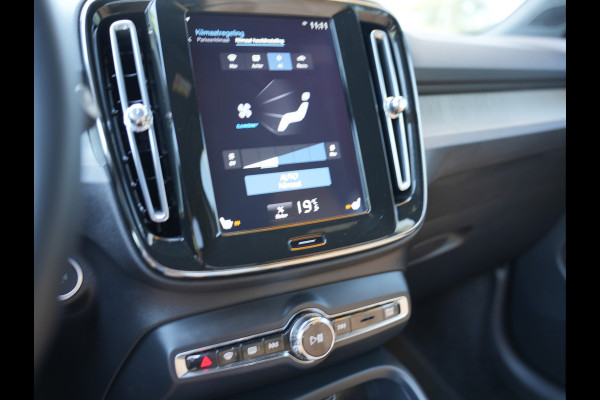 Volvo XC40 1.5 T5 Twin Engine Inscription | Parkeerverwarming | Apple Carplay | Voorstoelen verwarmd |