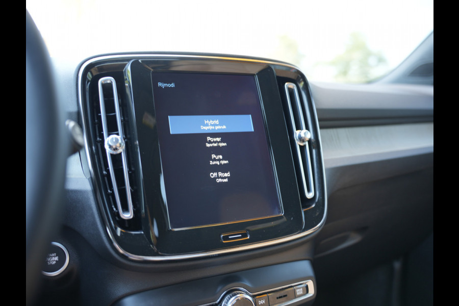 Volvo XC40 1.5 T5 Twin Engine Inscription | Parkeerverwarming | Apple Carplay | Voorstoelen verwarmd |