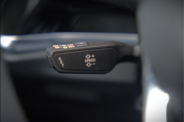 Audi Q3 35 TFSI S Line Pro Line S S-Line | Panoramadak | Stoelverwarming | Camera | Cruise Control | Apple Carplay | Dodehoekdetectie | Navigatie | Parkeersensoren |