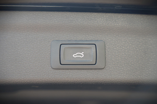 Audi Q3 35 TFSI S Line Pro Line S S-Line | Panoramadak | Stoelverwarming | Camera | Cruise Control | Apple Carplay | Dodehoekdetectie | Navigatie | Parkeersensoren |