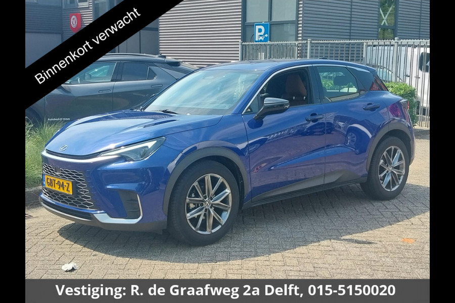 Lexus LBX Relax 2WD | 1e eigenaar | Dealer Onderhouden | Navigatie | Stoelverwarming + Leder |