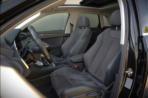 Audi Q3 35 TFSI S Line Pro Line S S-Line | Panoramadak | Stoelverwarming | Camera | Cruise Control | Apple Carplay | Dodehoekdetectie | Navigatie | Parkeersensoren |