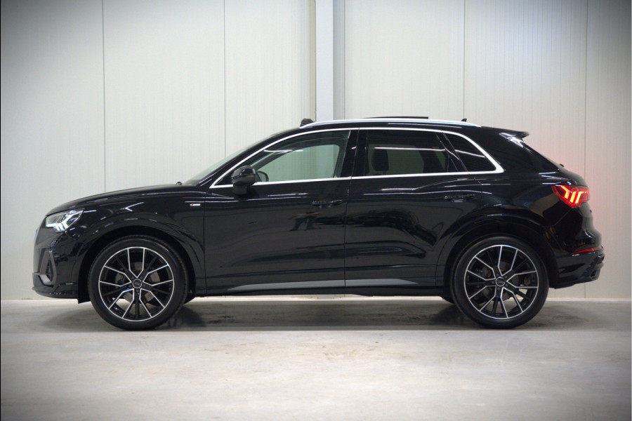 Audi Q3 35 TFSI S Line Pro Line S S-Line | Panoramadak | Stoelverwarming | Camera | Cruise Control | Apple Carplay | Dodehoekdetectie | Navigatie | Parkeersensoren |