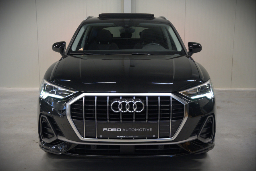 Audi Q3 35 TFSI S Line Pro Line S S-Line | Panoramadak | Stoelverwarming | Camera | Cruise Control | Apple Carplay | Dodehoekdetectie | Navigatie | Parkeersensoren |