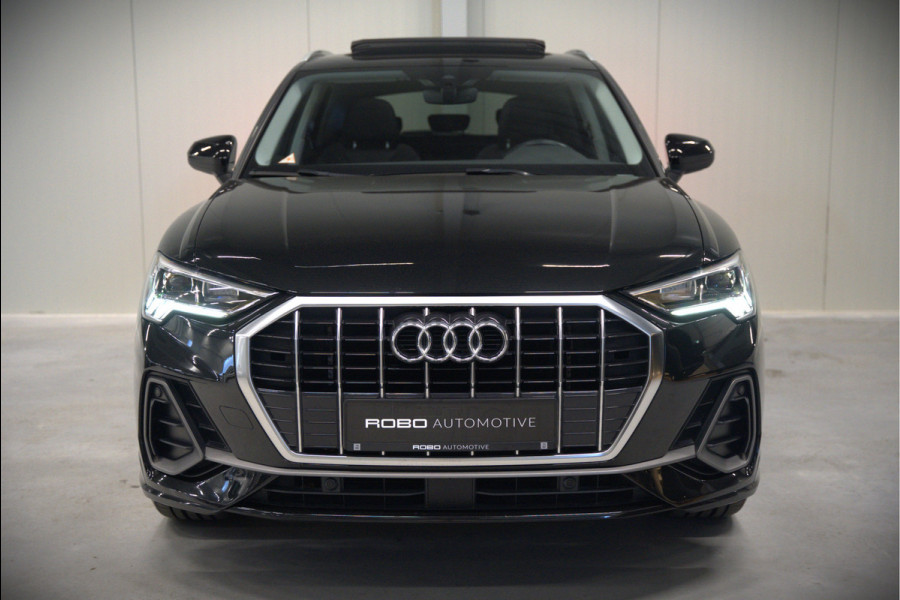 Audi Q3 35 TFSI S Line Pro Line S S-Line | Panoramadak | Stoelverwarming | Camera | Cruise Control | Apple Carplay | Dodehoekdetectie | Navigatie | Parkeersensoren |